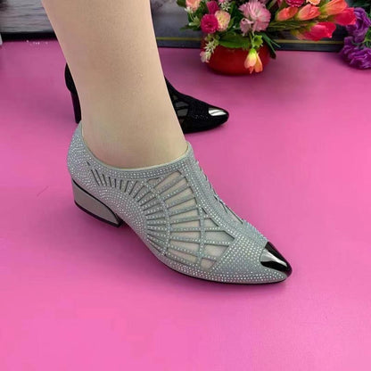 Atmungsaktive Mesh-Schuhe für Damen mit mittelhohem, dickem Absatz und Strassverzierungen