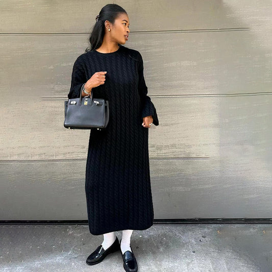 Übergroßes Pulloverkleid mit Zopfmuster