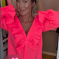 Elegante Bluse mit V-Ausschnitt und ausgestellten Rüschenärmeln
