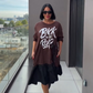 Lockeres Kleid mit Rundhalsausschnitt, Alphabet und Schleife
