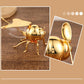 Kreatives Retro-Honigglas in Bienenform