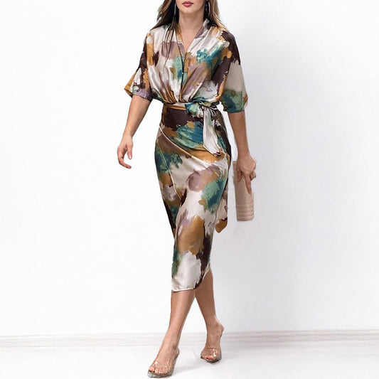 Elegantes Wickelkleid aus Satin mit abstraktem Print für Damen👗