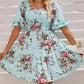 Elegantes, gesmoktes Kleid mit quadratischem Ausschnitt und Blumendruck für Damen