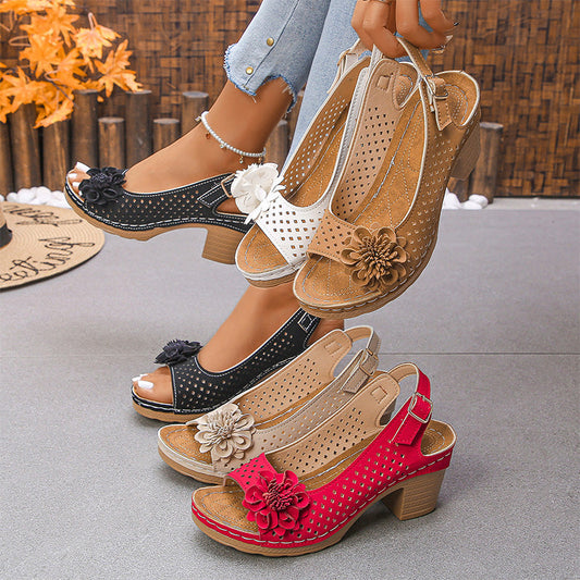 Lässige Sandalen mit Blumenmuster und ausgehöhltem Slope-Heel für Damen