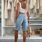Damen Jeans-Bermudas weit geschnitten mittlerer Länge / knielang mit Used-Optik - gewaschen, mit Löchern, City-Look