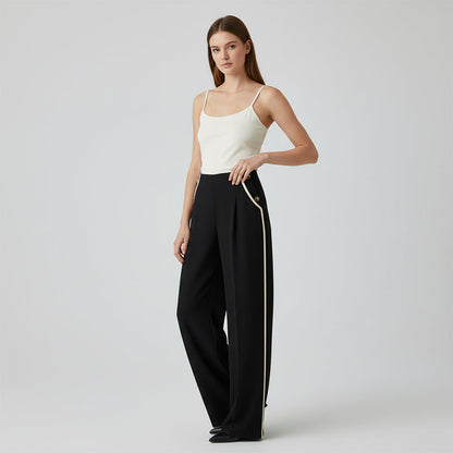 Lässige Damenhose mit Streifen und weitem Bein