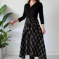 Taillenbetontes Midi-Kleid in A-Linie mit Bindebändern