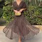 🎁2026 Neuheiten 50 % RABATT💥Bohemian-Maxikleid mit V-Ausschnitt und gerafftem Mesh-Stoff