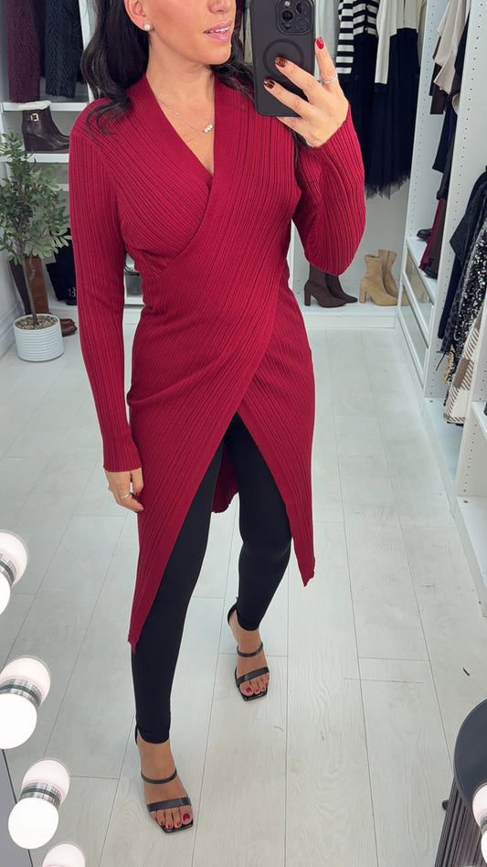 Einfarbiger langer Pullover mit Wickeloptik