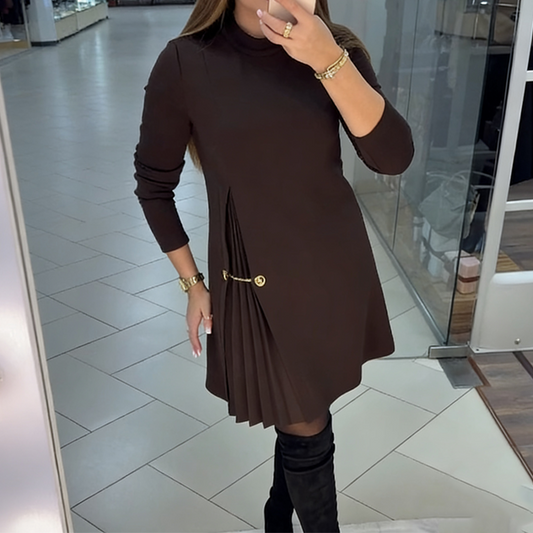 Elegantes Kleid mit langen Ärmeln und Plissee