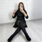 Elegantes Kleid mit langen Ärmeln und Plissee
