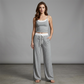 Wide-Leg-Sweatpants und Tanktop-Outfit