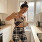 Damenhose mit Karomuster, schmal geschnitten und aus Stretchstoff