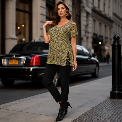 Locker sitzendes Damen-T-Shirt mit V-Ausschnitt und Leopardenmuster