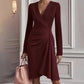 Wickel-Midikleid für Damen mit V-Ausschnitt, langen Ärmeln und geraffter Taille