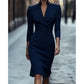 Elegantes figurbetontes Kleid mit Stehkragen und V-Ausschnitt