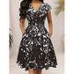 Elegantes bedrucktes Damenkleid mit Taschen