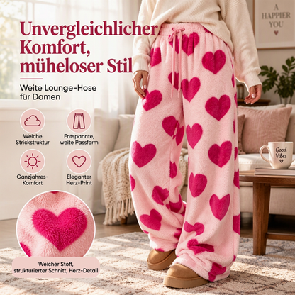 Damen-Plüschhose mit Herzprint und weitem Bein